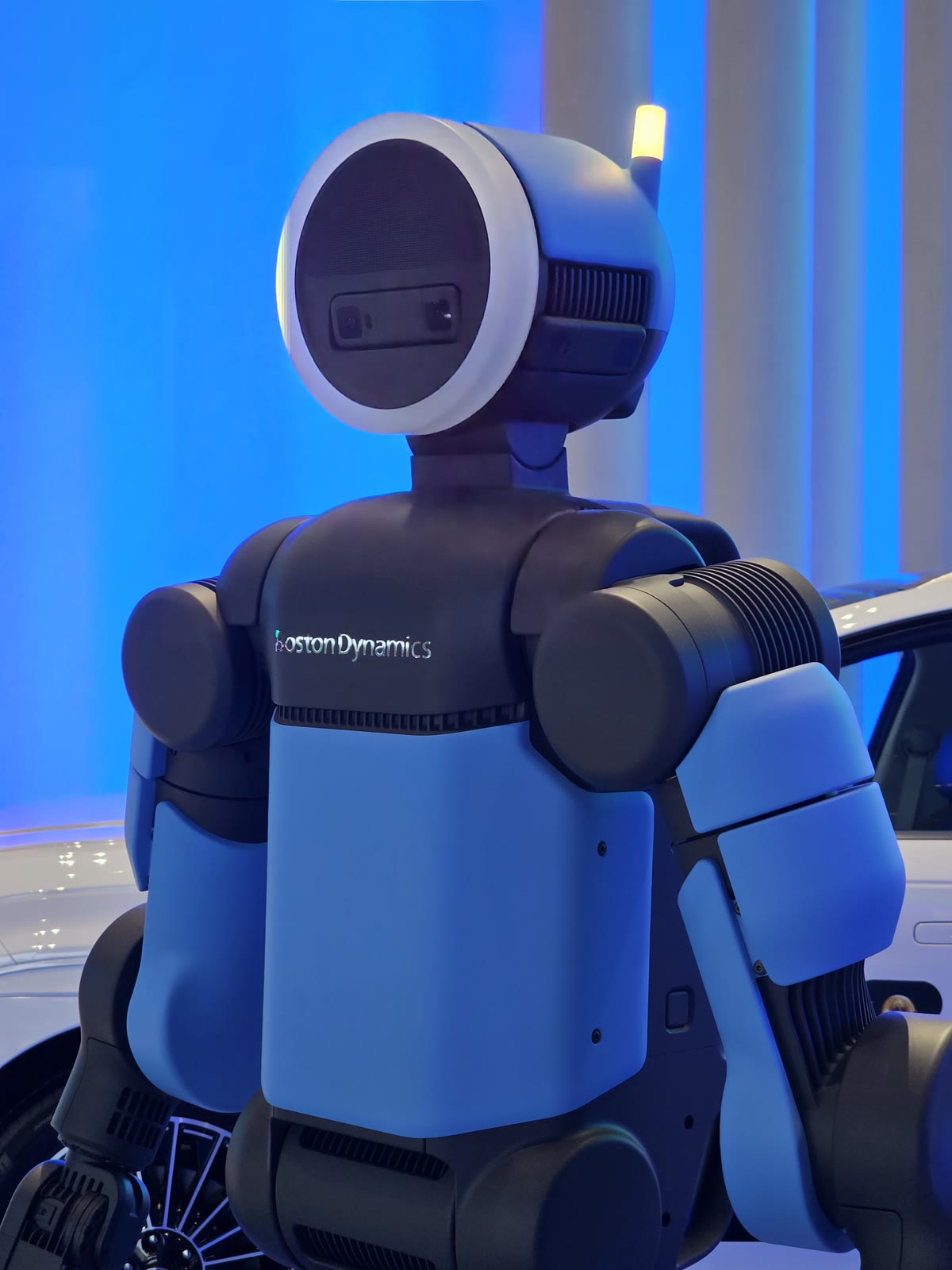 Atlas de Boston Dynamics exposé au Hyundai Motorstudio de Goyang, 2026. Photo : Damian B Oh / Wikimedia Commons, CC BY-SA 4.0.
