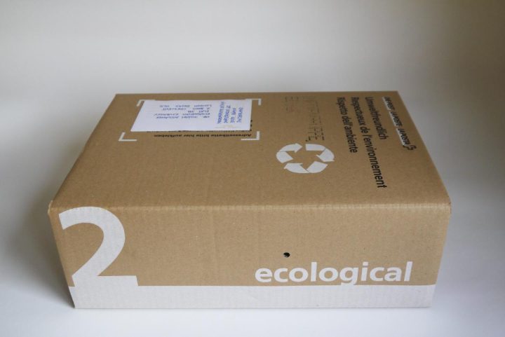 !Mediengruppe Bitnik — Delivery for Mr. Assange